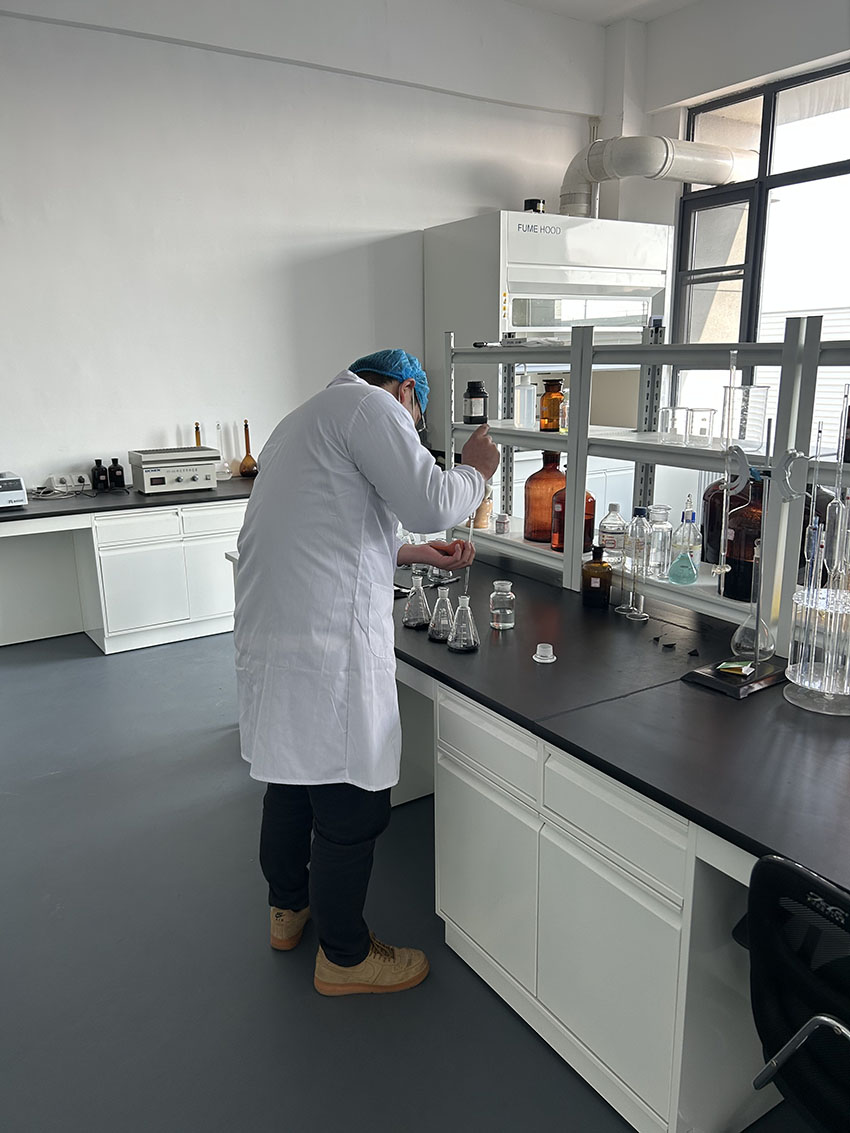 實驗室工作場景